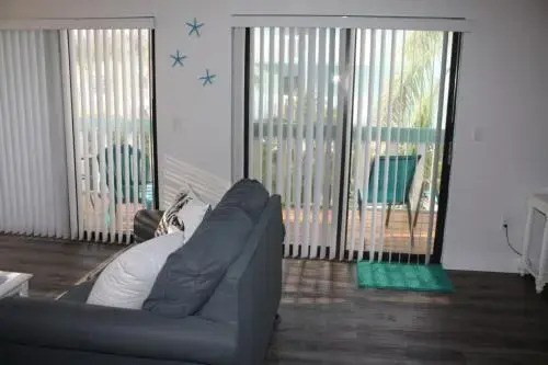 The Anna Maria Island Beach Palms 7A - 2 Br condo by RedAwning