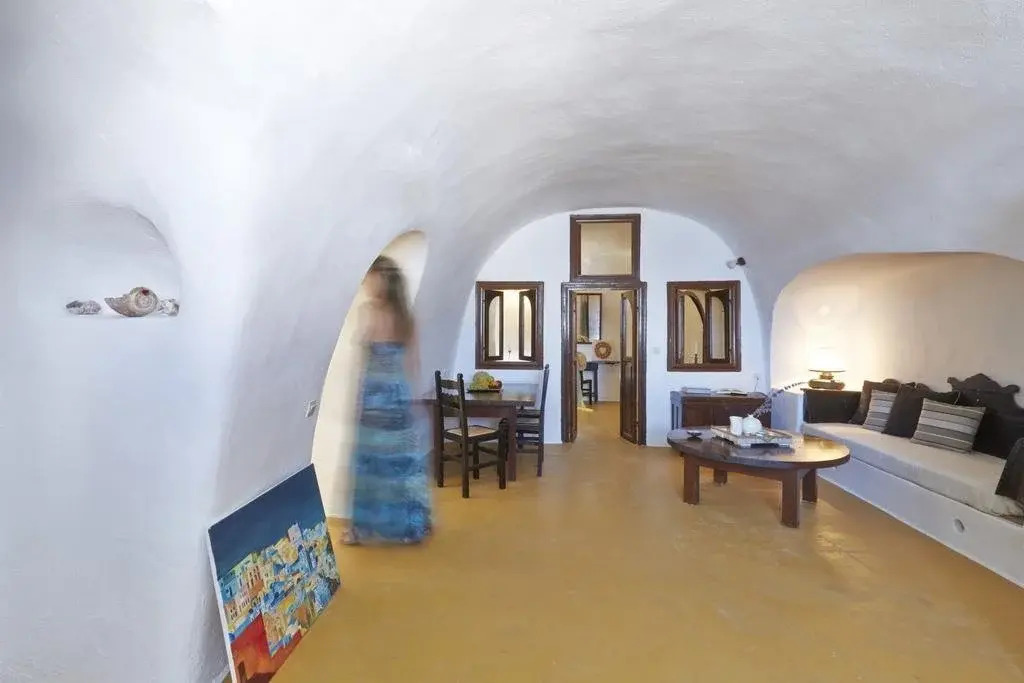 Kristy Cave House