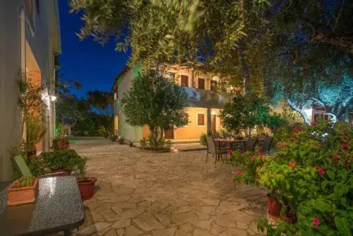 Anemomylos Studios - Private Pool, Family Escape, by ZanteWize
