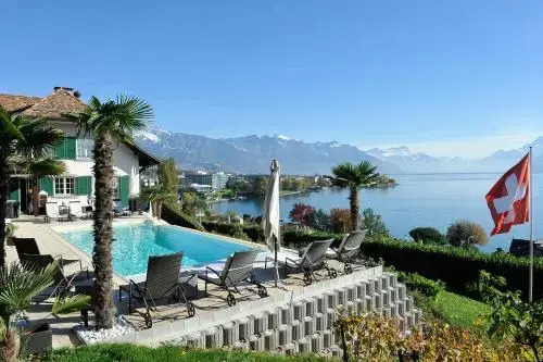 Corseaux Beach rooms-Riviera Beach apartments
