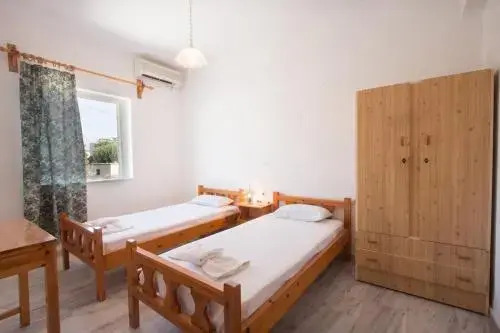 Elena Rooms & Apartments