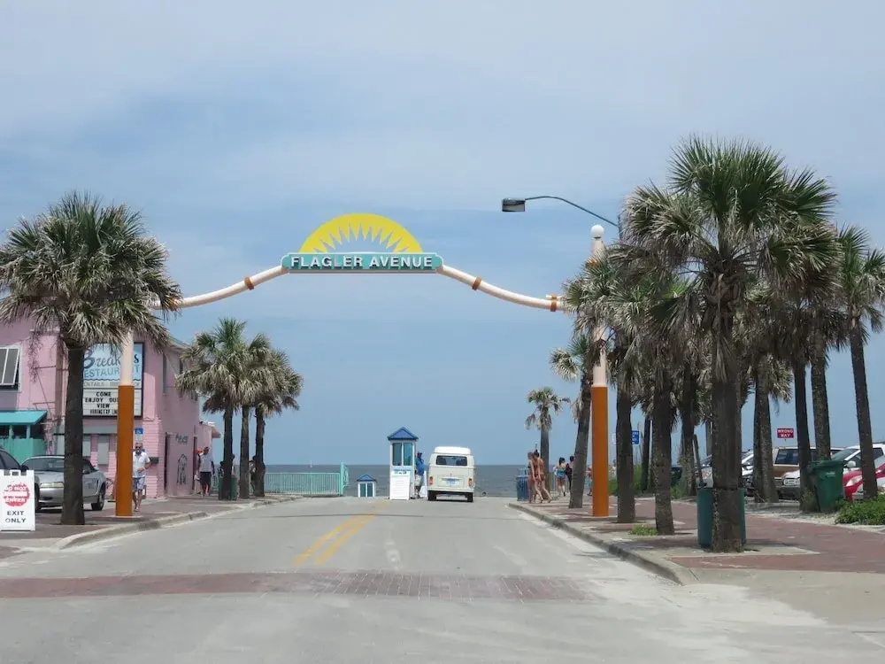 Beach Nest-2 bdrm Home with 1 car Garage