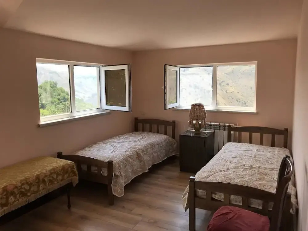 COMMUNE hotel