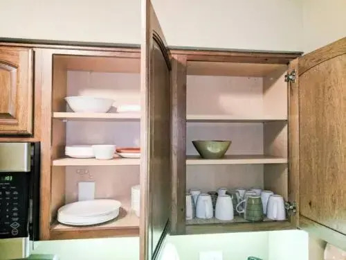 Laurel Court 215