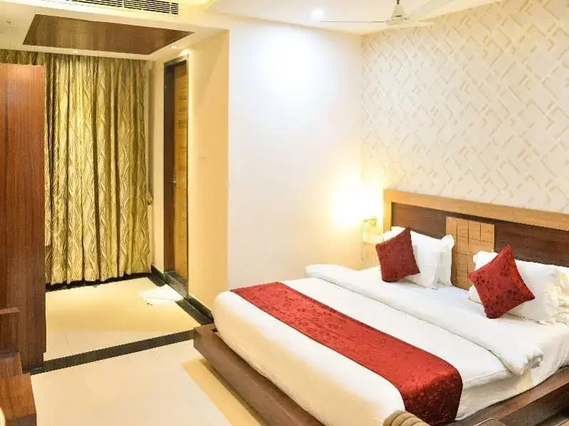 ZO Rooms Varanasi Cantt