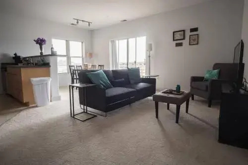 Convenient 1BR in 3rd Ward with Parking