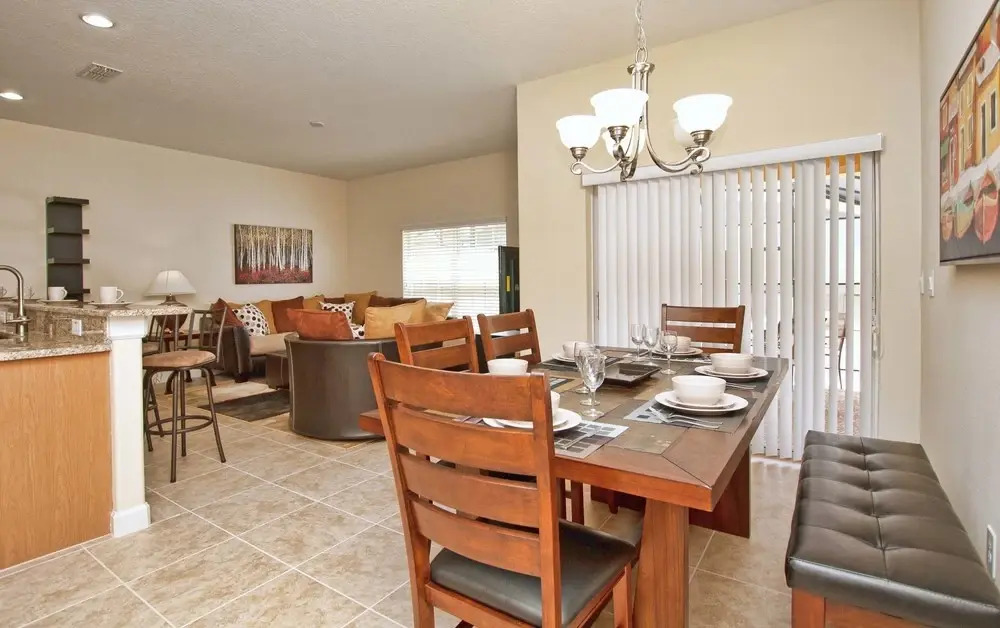 Family 4-Bedroom Pool Home Near Disney World