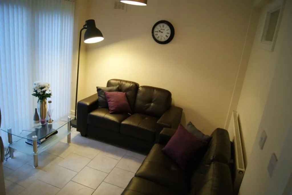 Birmingham Guest House I