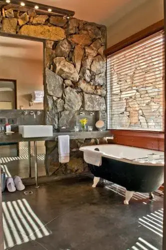 Cavas Wine Lodge