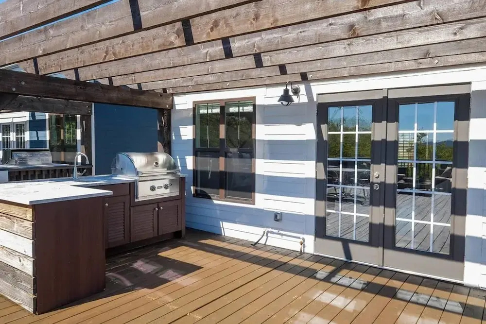 4bd/3.5ba Home With Rooftop in 12 South by Domio