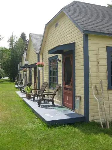 Cabines Boréales et Maison de chambres