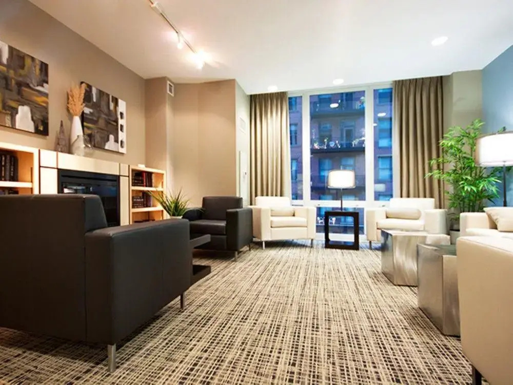 Global Luxury Suites at the Chicago Loop