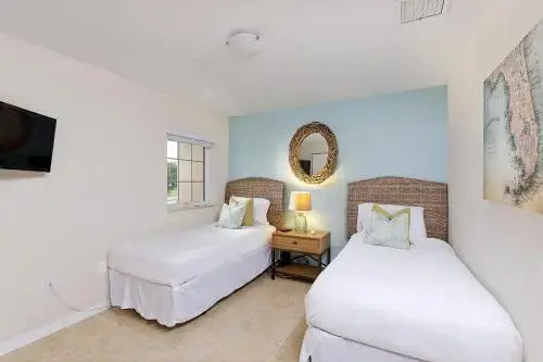 2353 SE 5th Street Townhouse - 3 Br townhouse by RedAwning