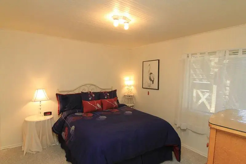 Bay Front Escape - 2 Br home by RedAwning