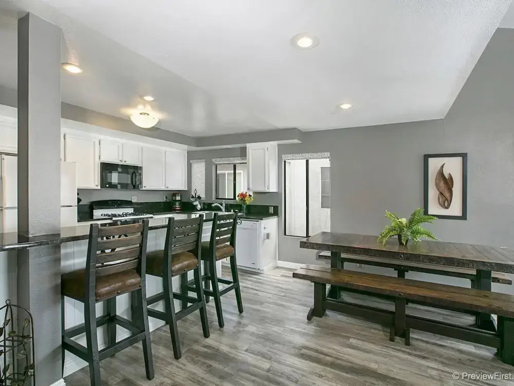 Beach Style 1 - 4 Br Townhouse