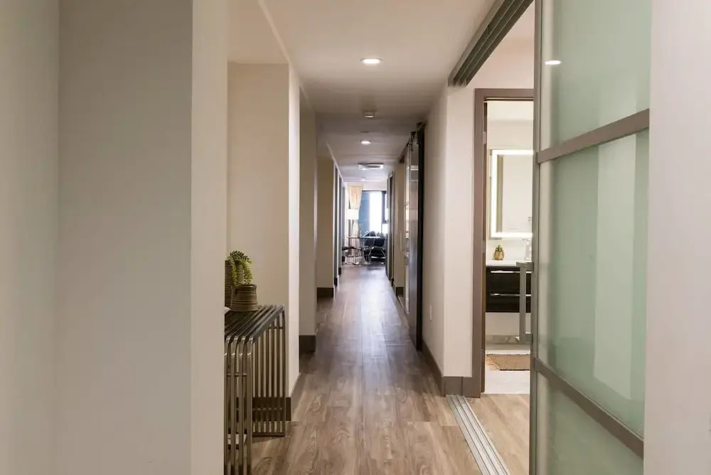 Amazing Spacious 2-Bd / 2-Bath Apartment In Dtla