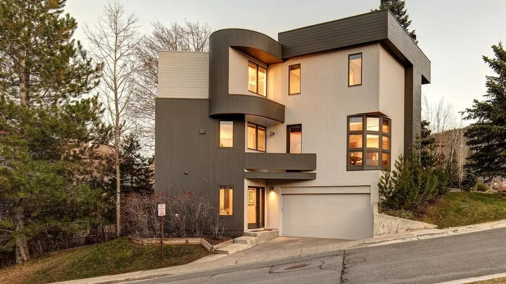 1382 Empire Mountain Ski Home 4 Bedroom Home by RedAwning