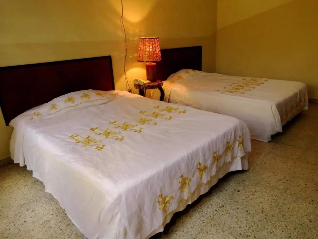 Hostal Tropicana