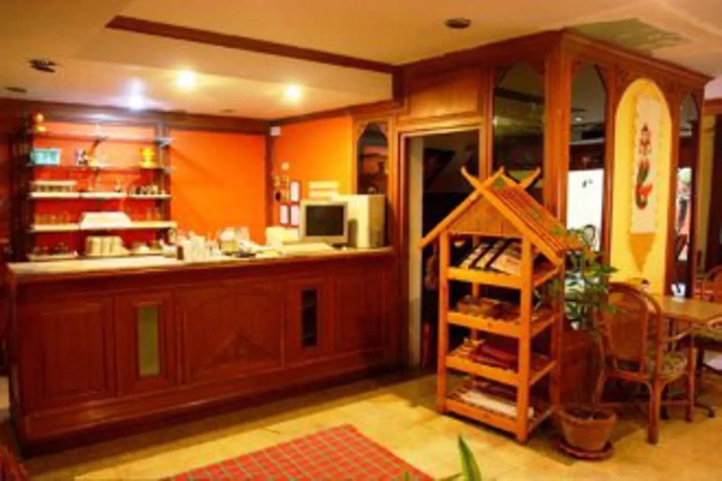 Sawatdeeluck - Hostel
