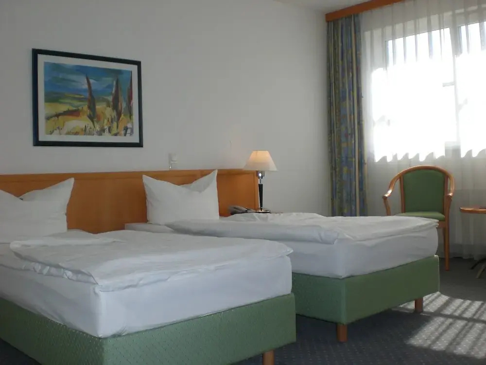 Hotel Rostock West im "Kritzmow Park"