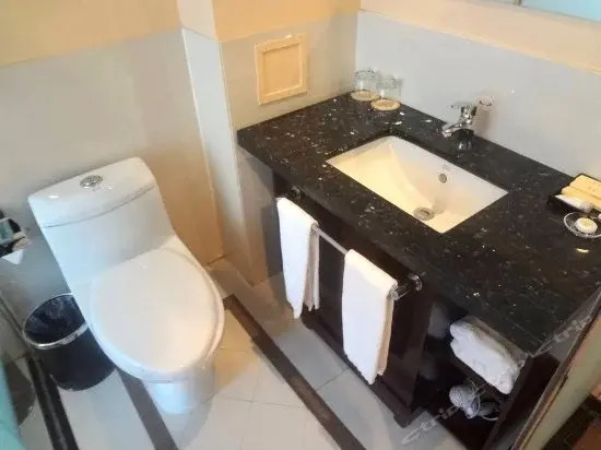 Longyue International Business Hotel
