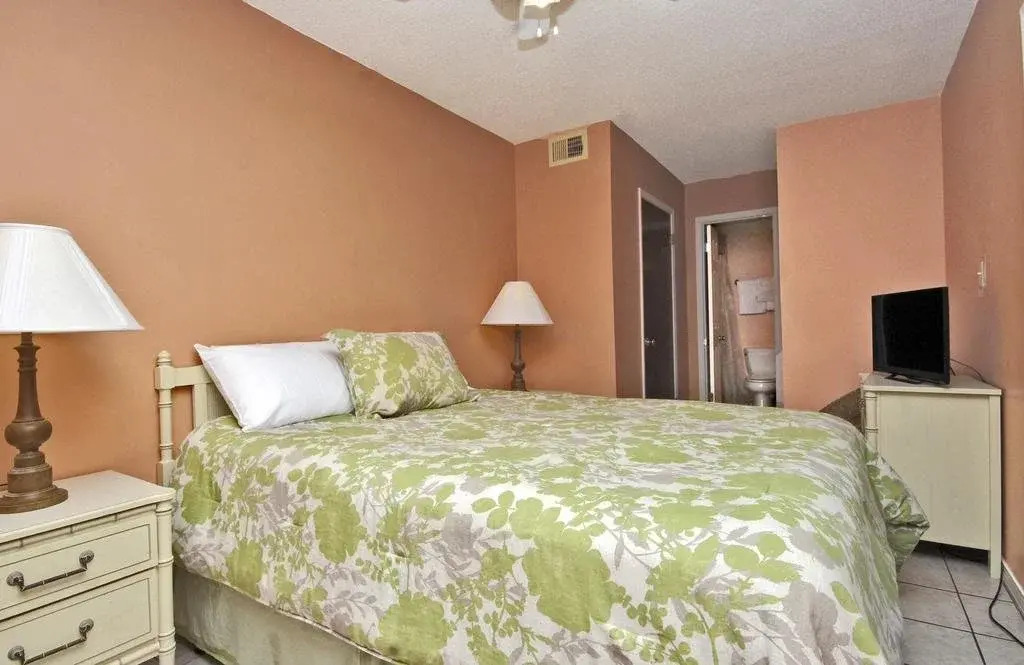 Cove 117A by Youngs Suncoast
