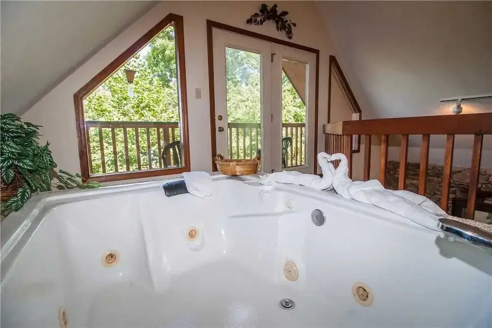 Bear Trails - Two Bedroom Cabin