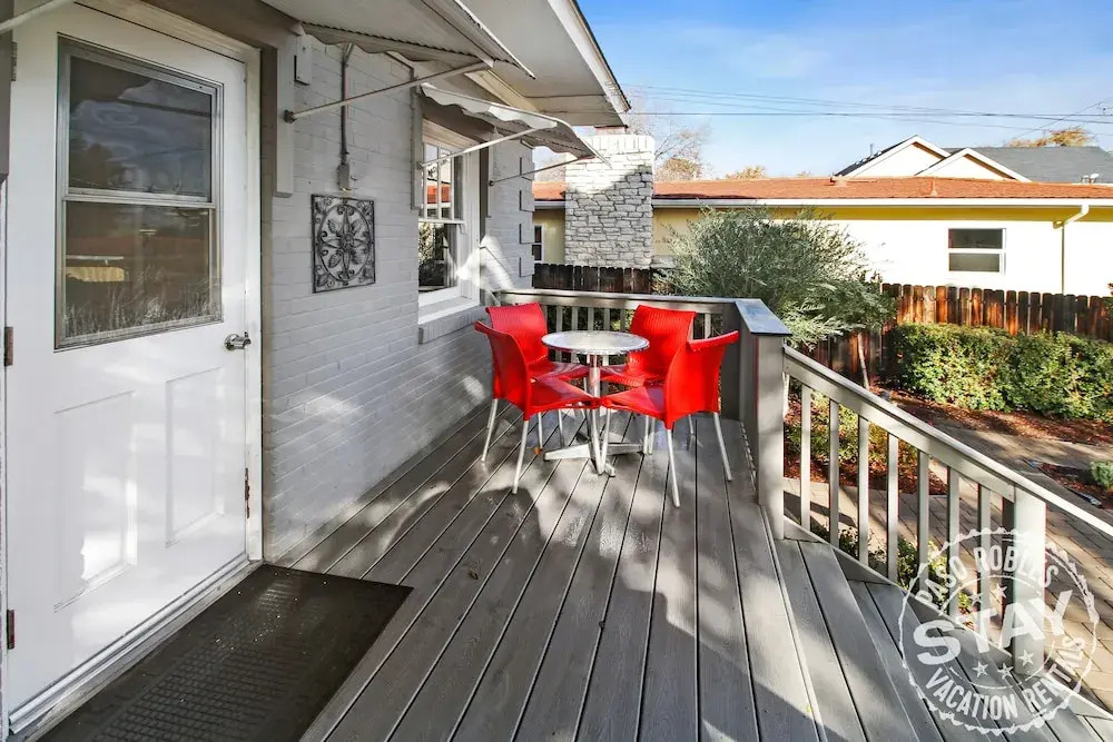 Olive Gate 3 Br home by RedAwning