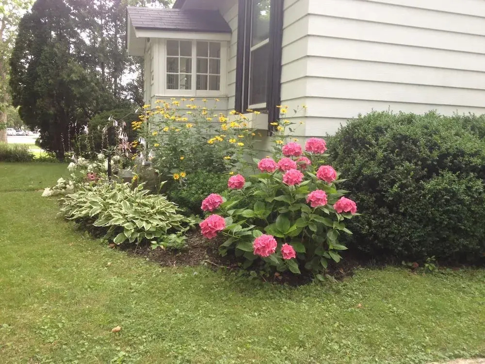 Sunnyside Niagara Cottage