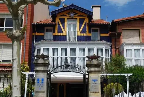 Casa De Marinos Uribekosta El Hotelito
