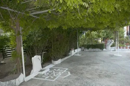 Alisaxni Studios