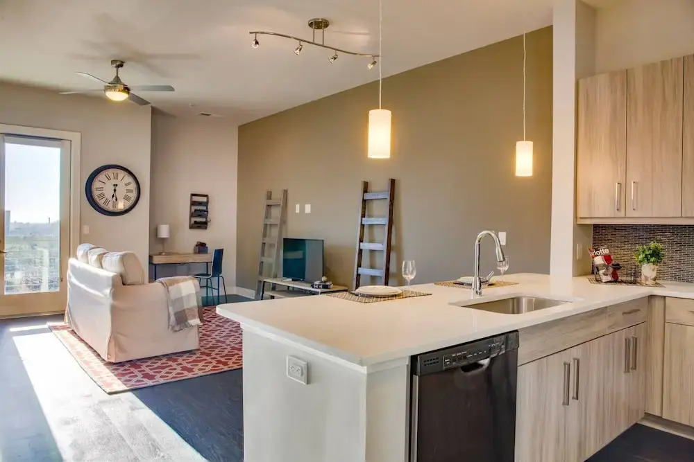 Stunning 1BR Apt In Uptown Near Ballpark