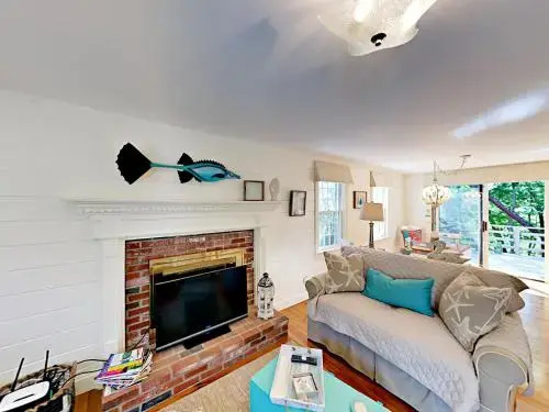 Perfect Moments on Swan Pond - 3 Br home by RedAwning