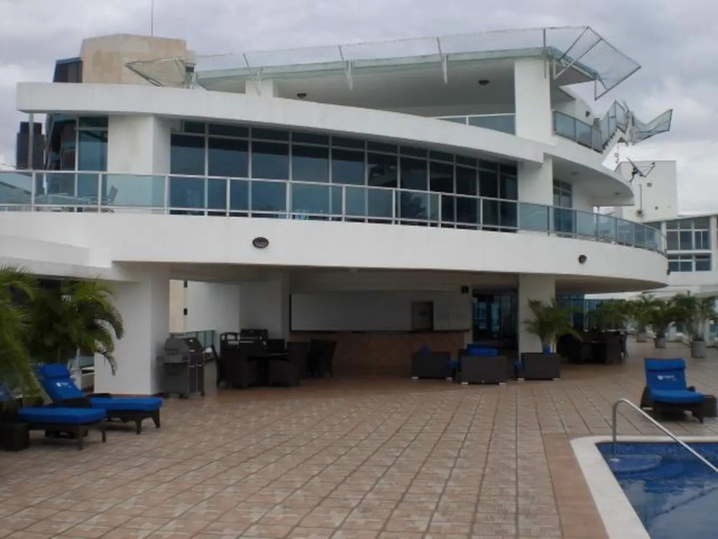 Vista Del Mar / Bay Front Tower / Grand Bay Tower