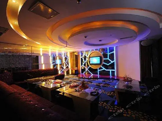 Yuexiang Hotel (Qingdao Xuzhou Road)