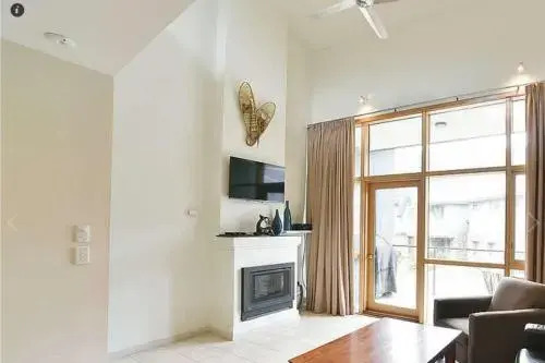 Tomarlin Views 2