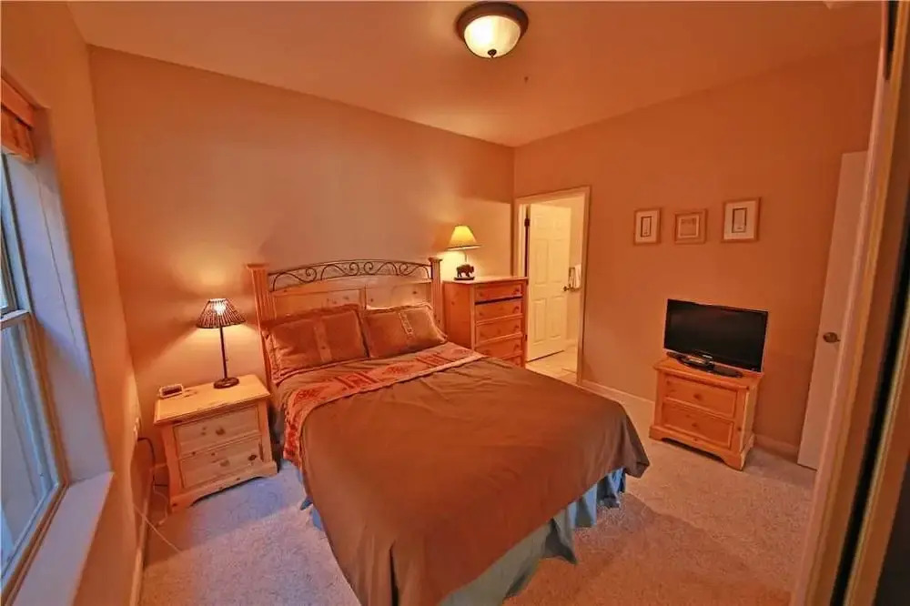 Waterside C104 - 3 Br Condo