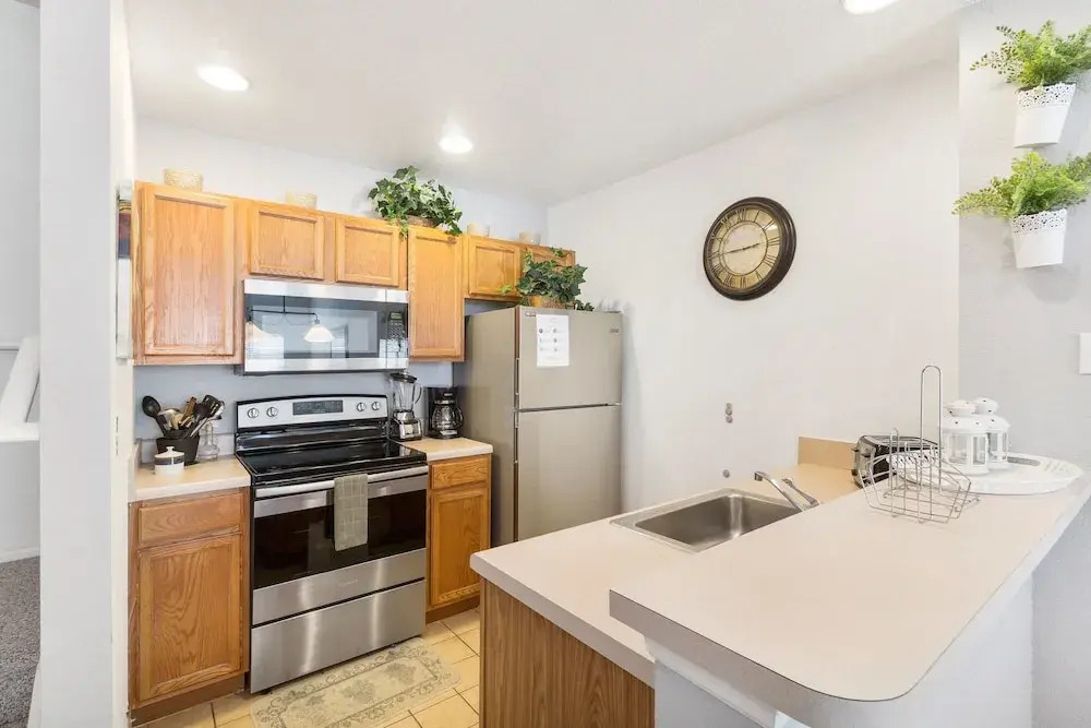 Villas at Seven Dwarfs - 4561 Yellowgold Road West