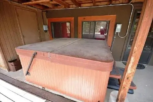 Bear Crossing - 3 Br condo by RedAwning
