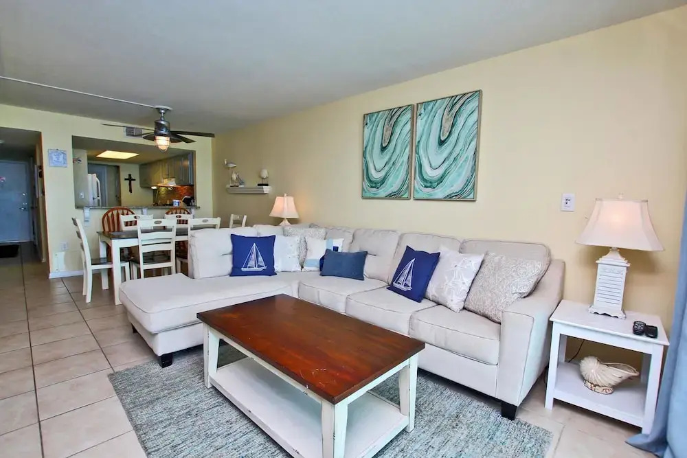 Castaways 6B - 2 Br condo