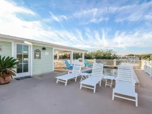 Palm Boulevard 3407 by RedAwning