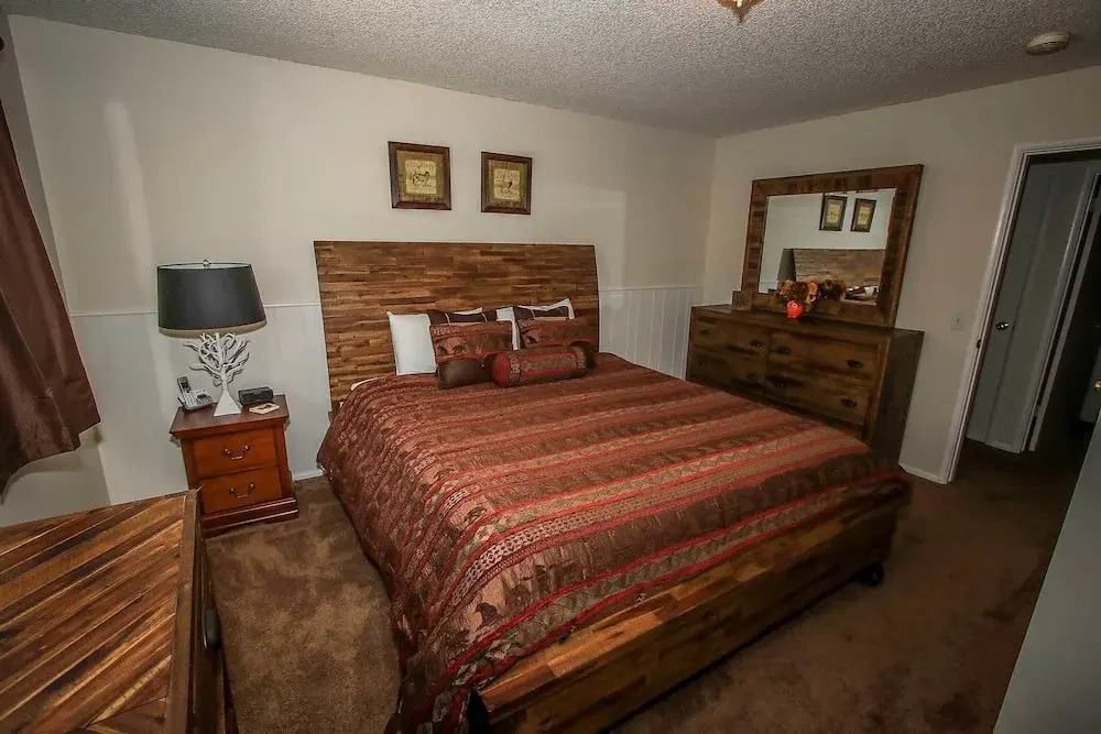 Grizzly Bear Inn 1546 by RedAwning