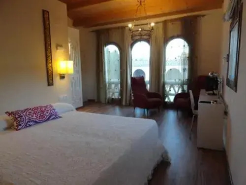 Ca l Ermitanyo- Casa Torre Blanca
