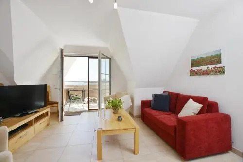 Ferienwohnung Boddenbrise - Boddenblick, Balkon, Strandnähe