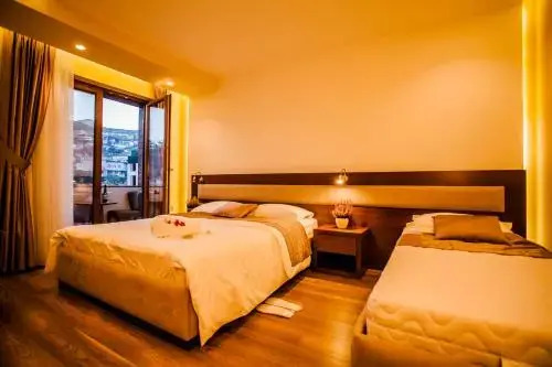 Center Hotel
