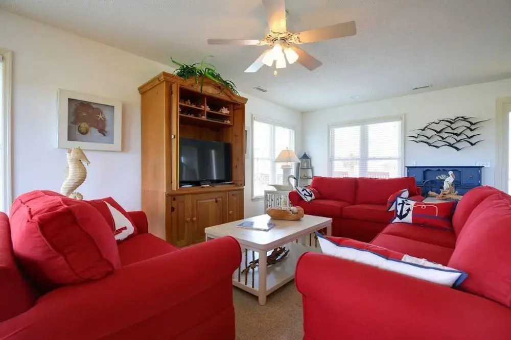 Libby's Lookout 4 Bedroom Home by RedAwning