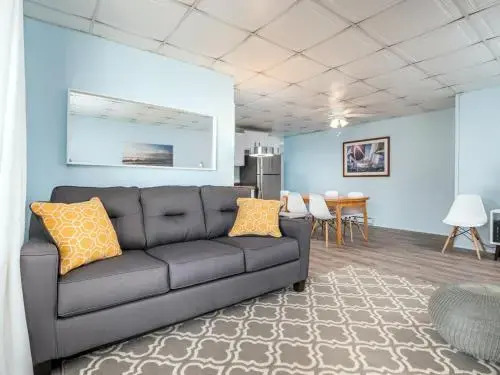46th St Windjammer 303 2Br Condo