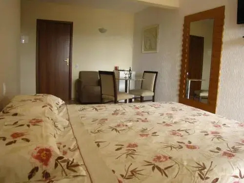 Chappada Hotel