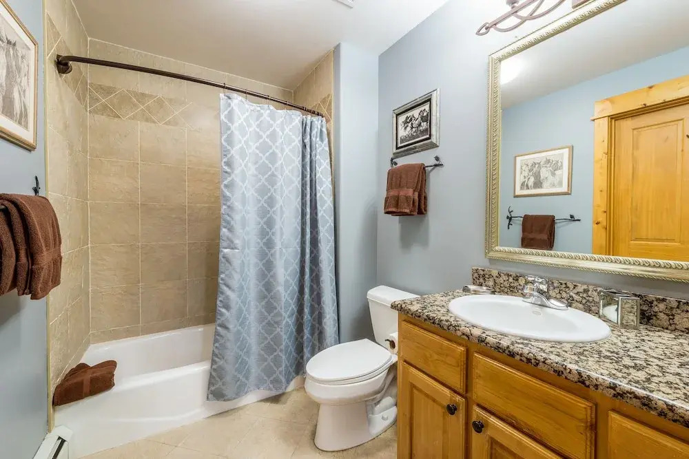 2720 Eagleridge Condo Unit A202