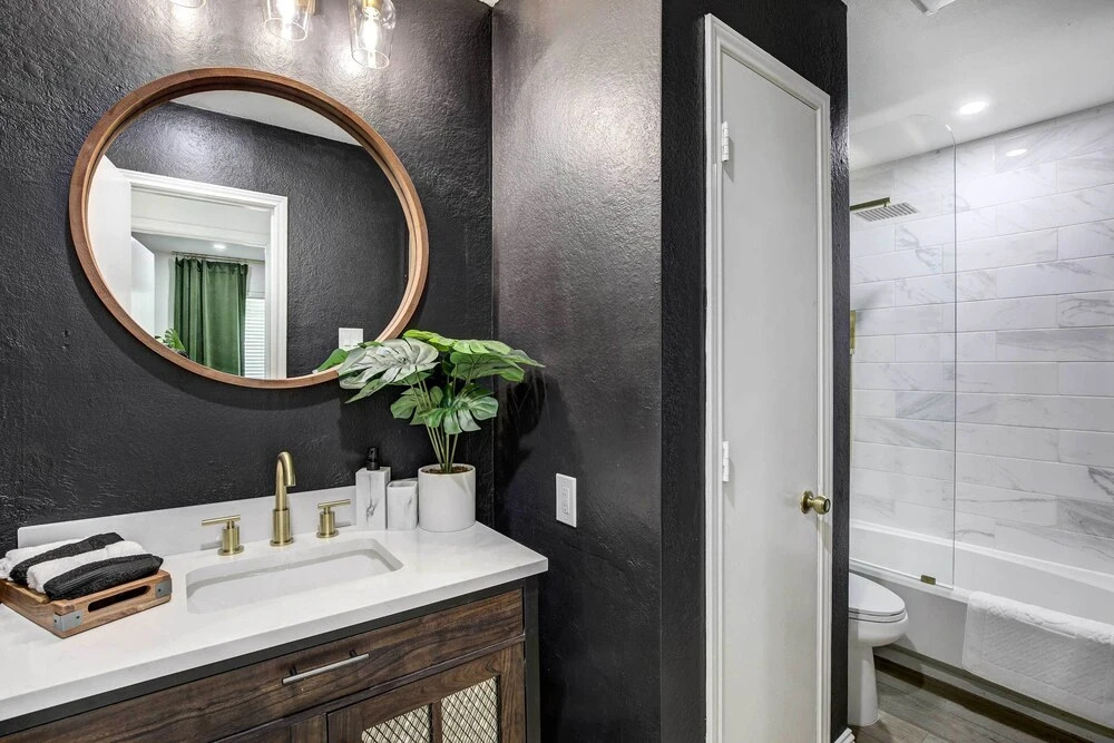 Stylish Allen Home near Watters Creek Village